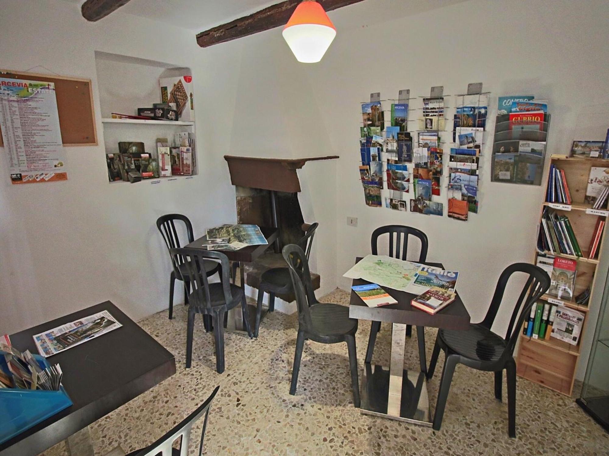 Nice Flat In Arcevia With Swimming Pool Экстерьер фото