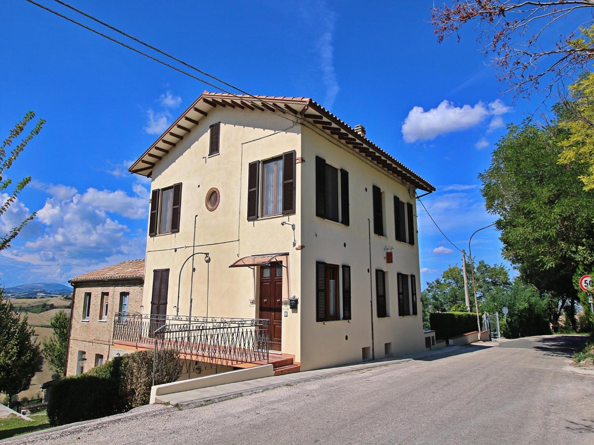 Nice Flat In Arcevia With Swimming Pool Экстерьер фото
