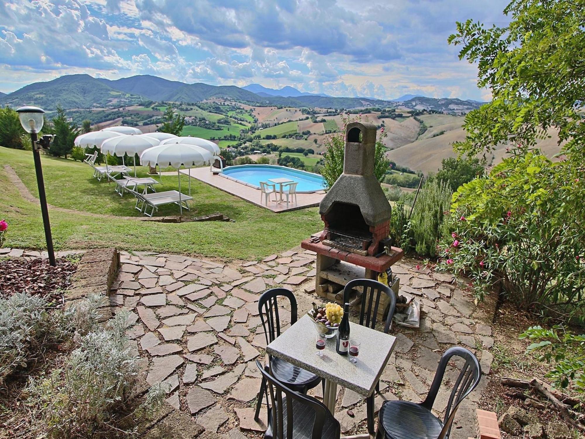 Nice Flat In Arcevia With Swimming Pool Экстерьер фото