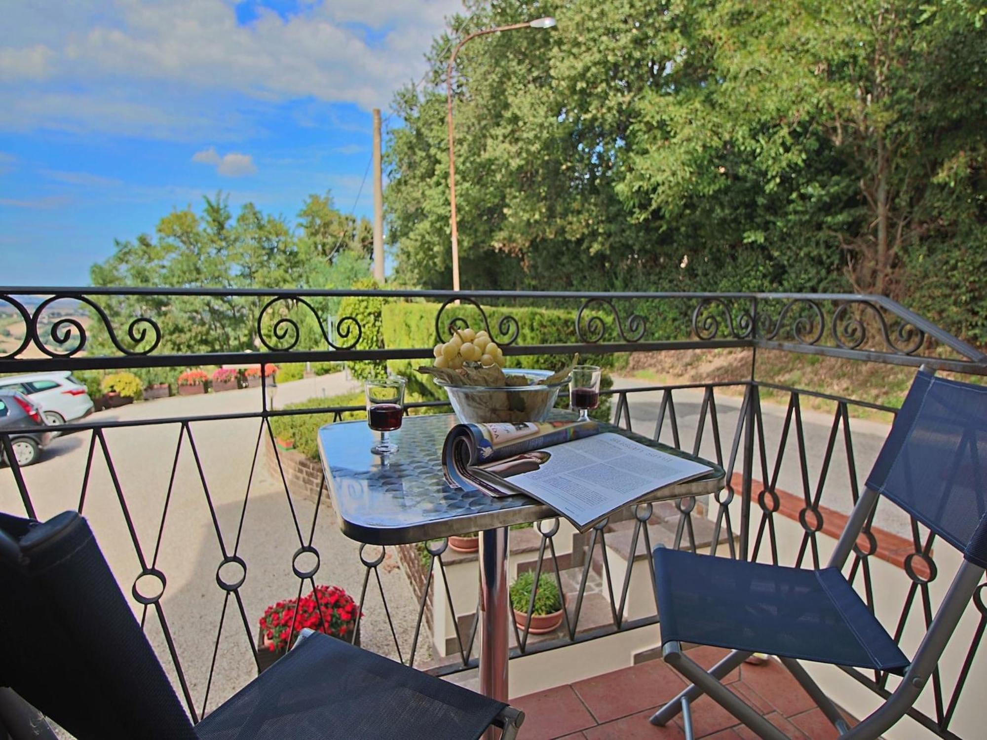 Nice Flat In Arcevia With Swimming Pool Экстерьер фото