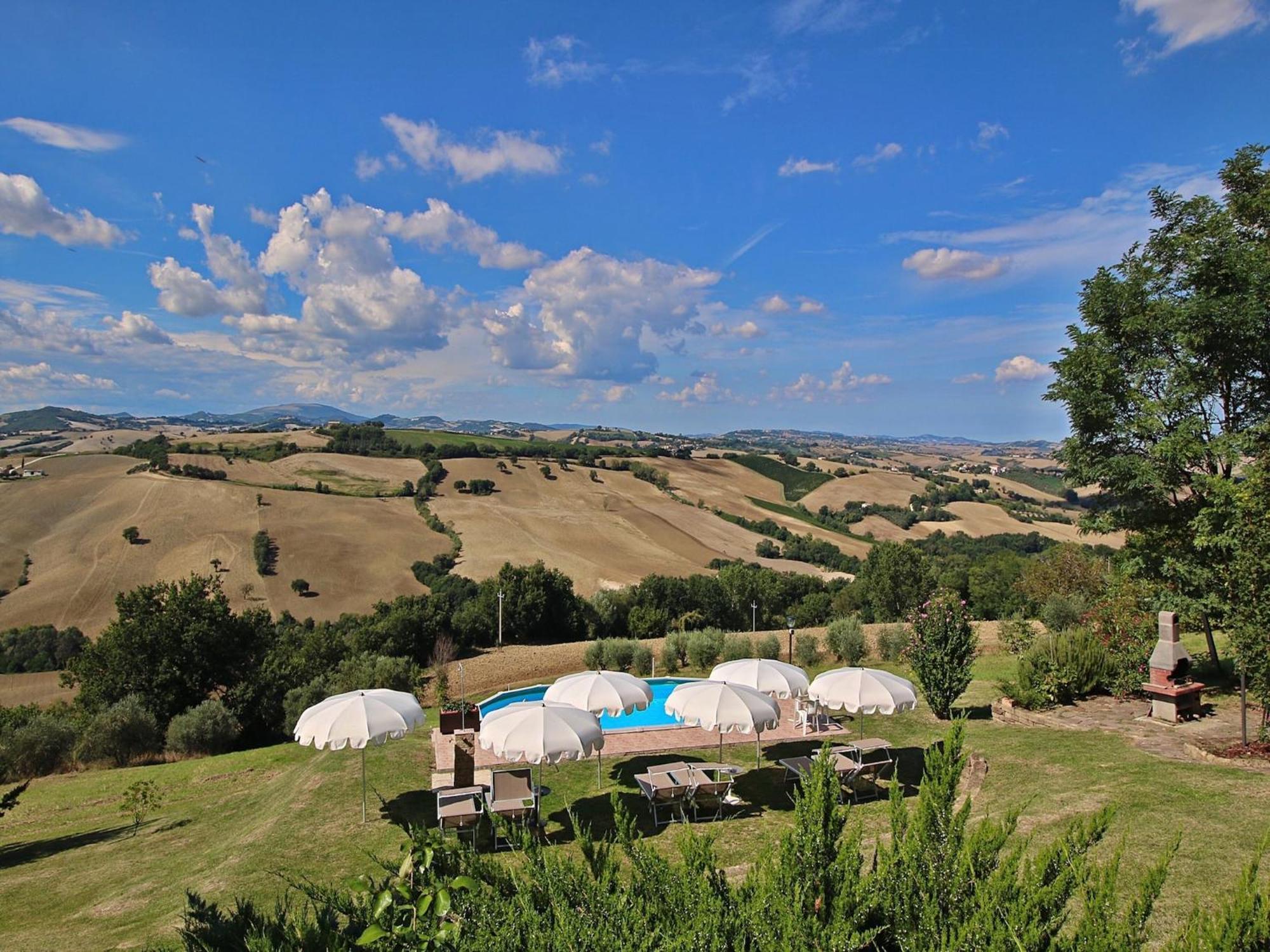 Nice Flat In Arcevia With Swimming Pool Экстерьер фото