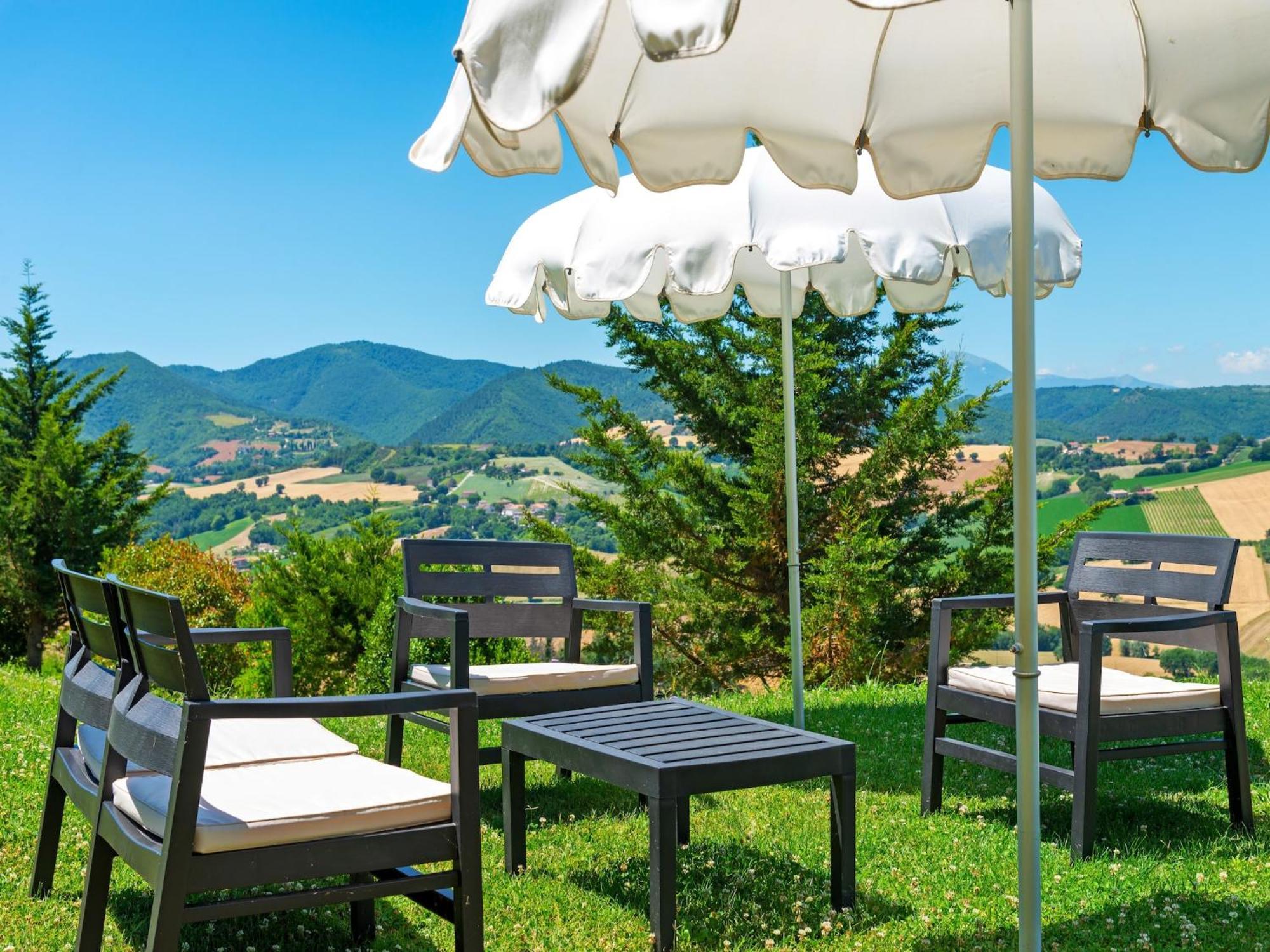 Nice Flat In Arcevia With Swimming Pool Экстерьер фото